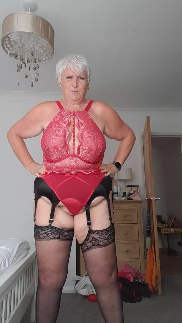 Uk Joolz: Loving my new lingerie