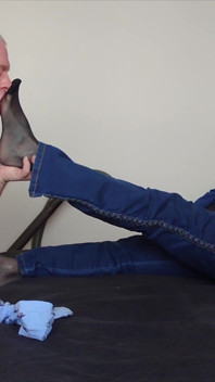 Sexy Foot Fetish with Mature Woman in the Afternoon