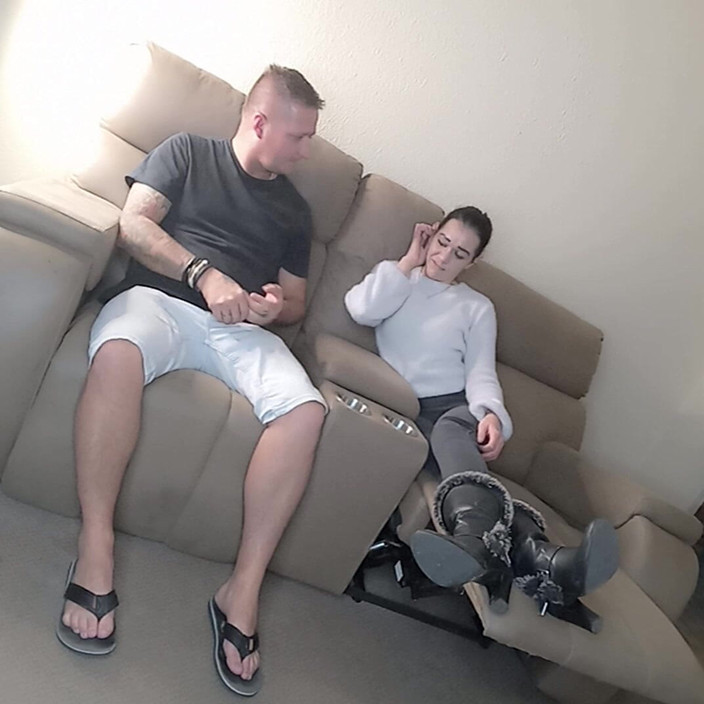 Mysticbabe: Bavíme se s mým nevlastním bratrem