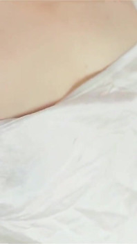 Indonesia Viral Nyobain Baju Satin Baru Berujung Ngentot Dan Keluar Di Memek