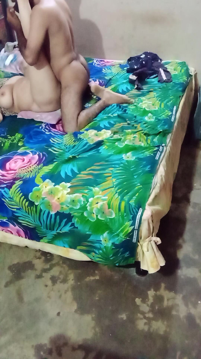 Yasmeen: Stiefmutter fickt stiefsohn