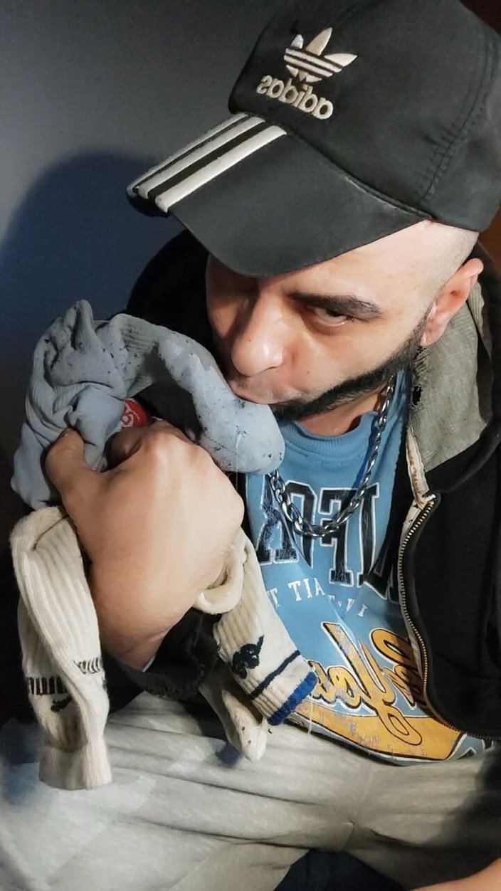 SmokedAlloy2: Dj-bro kencing dan permainan dengan stokin kotor.... Tukul di atasnya!