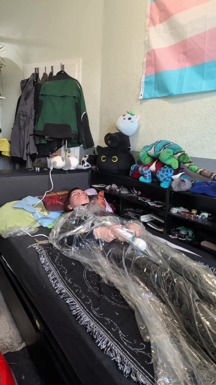 AJ_the_catgirl: Vacum Selfbondage Expirement