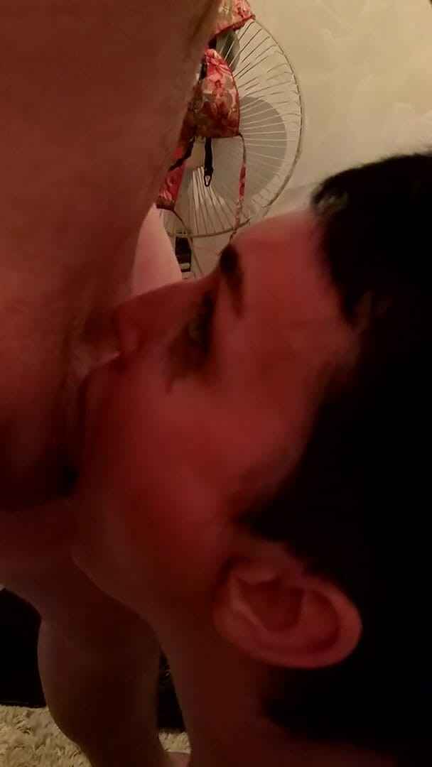 Amateur Milf: Face fucking, deep throating MILF