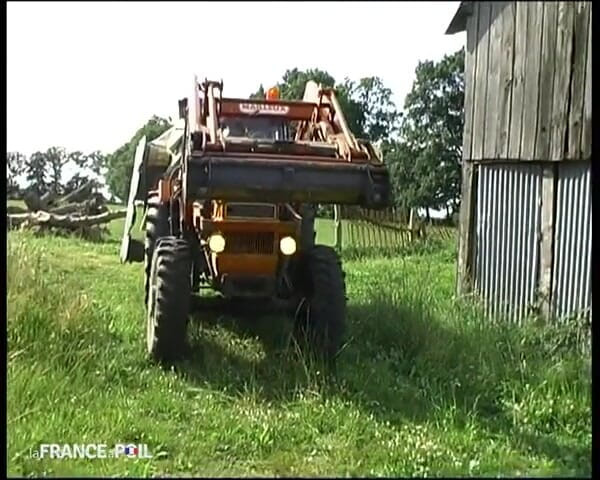 La France a Poil: There's no better way to flirt than a tractor!