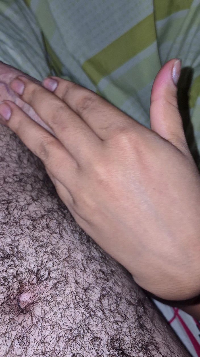 Pikaa6: Tocco Il Seno Della Mia Cara Moglie Mentre Guardo Il...