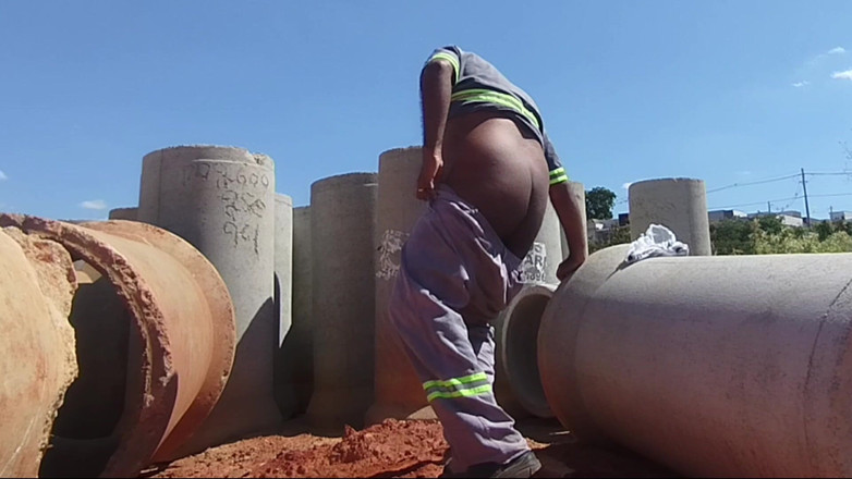 TheBlacKHunterr: 나는 혼자가 될 휴가를 활용하고 건설 현장에서