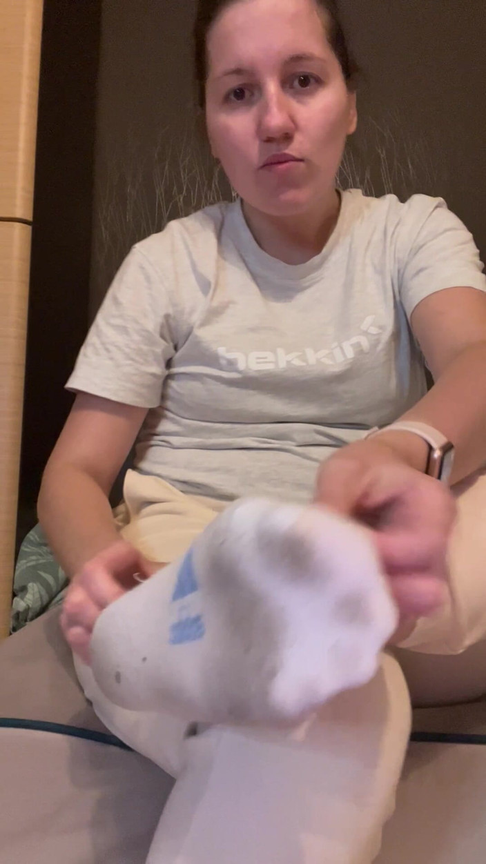 NicoleRay: Oliendo pies y pies sucios