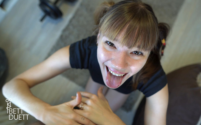 BettDuett: विशाल वीर्य शॉट के साथ प्यारी प्रेमिका मुख-मैथुन!