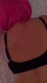 Une maman mature en string se fait baiser