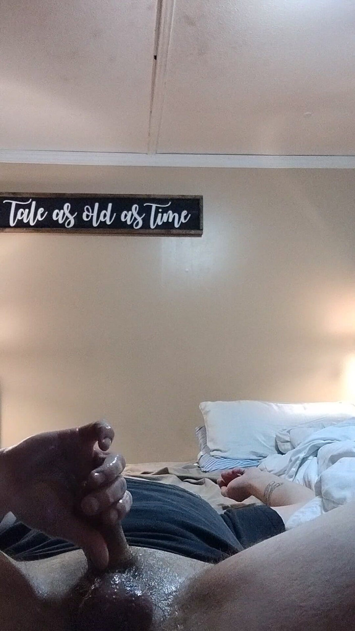 Mofarmer92: Збуджений вітчим гладить себе