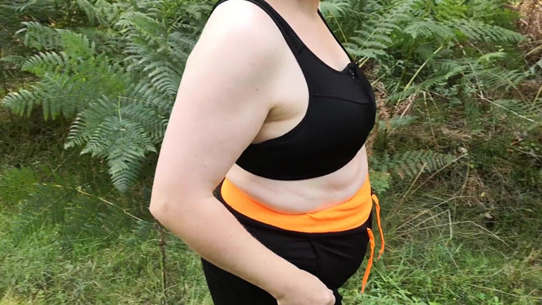 Bouncy Tits Action: Fully naked in outdoor place
