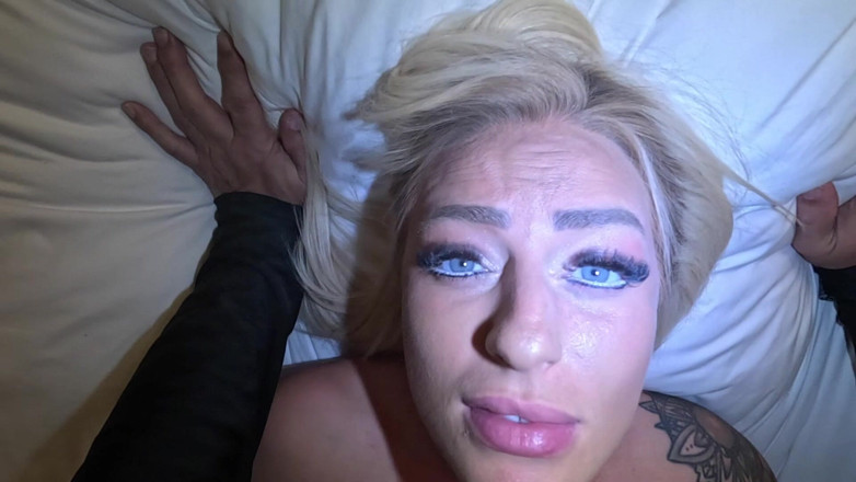 Breed-My-Hotwife: Verheiratete blondine Exec fickt sich an die spitze