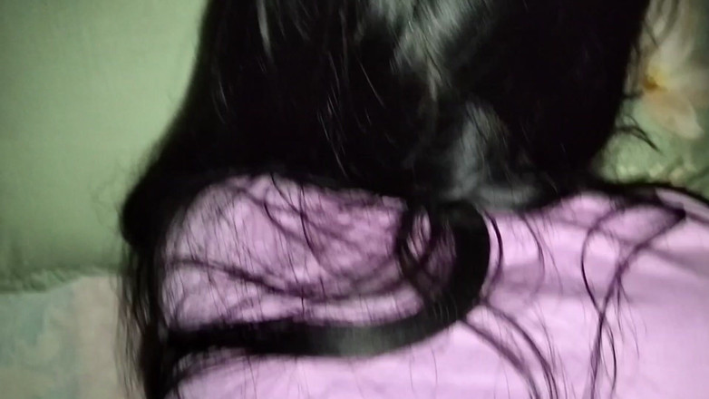 X69: Nepalese eigengemaakte video.Kabita geniet met mij.