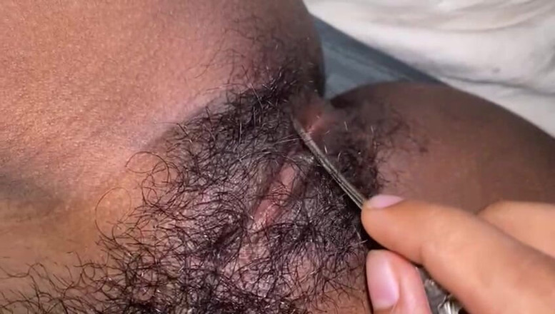 Roxana Devereux: Teasing Her Pussy