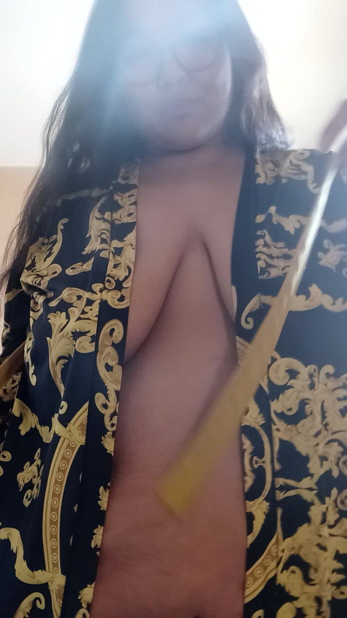 DeesDeepThroat: Mostrando minha bunda