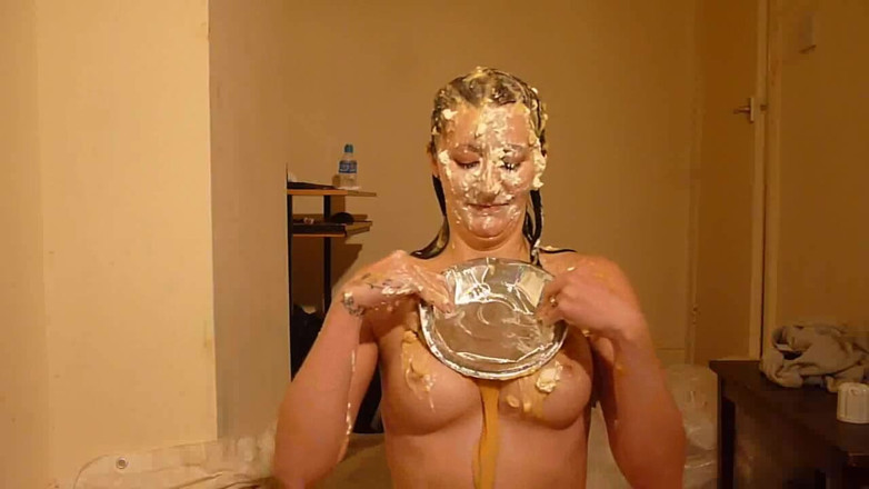 Gunked up girls: Jess pied