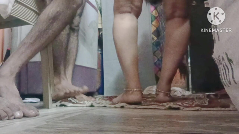 Poojakabir: 남편 앞에서 따먹히는 친구의 핫한 마누라