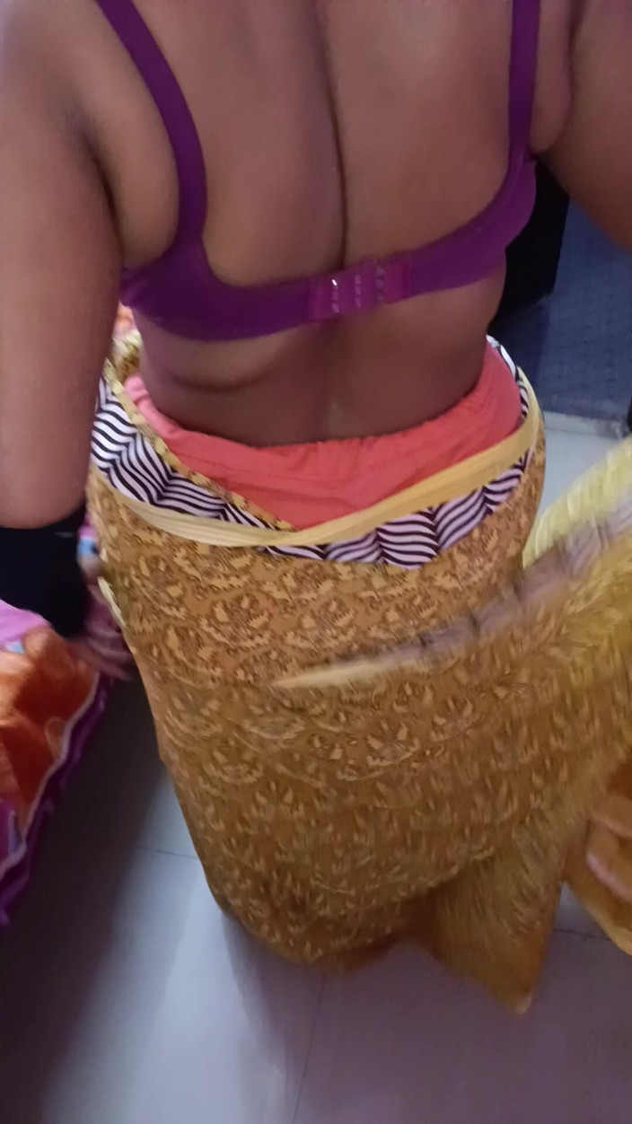 Reshmahotever: Tamil Hot Sari Dance
