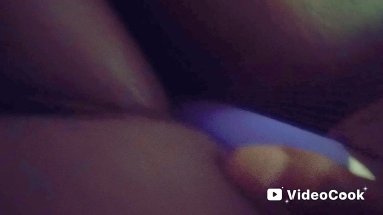 Lola Tha Pink Bunny: बड़ी सांवली गांड और खिलौना !!