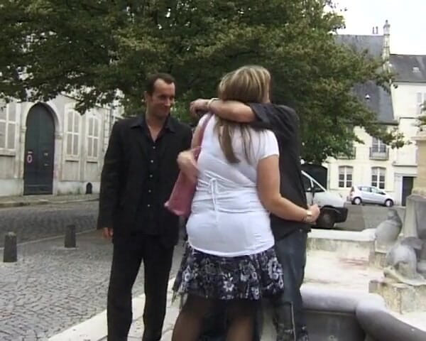 Videos Francaises: Rondborstige Franse oma dubbele penetratie in een heet trio