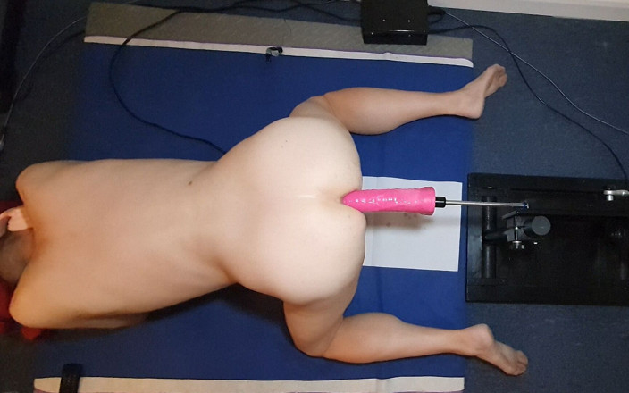 Mike Essex: Dildo Fucking Fun with Mike Essex on the Fucking Machine