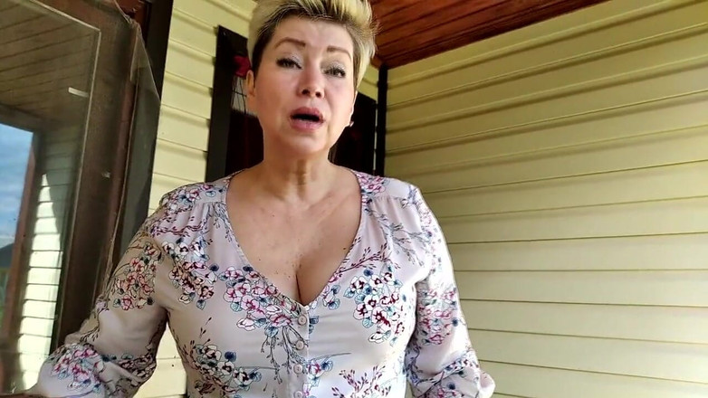 AimeeParadise: Яка ти сука! Дозволь мені відшльопати тебе по губах своїм членом! Моя дружина моя повія!