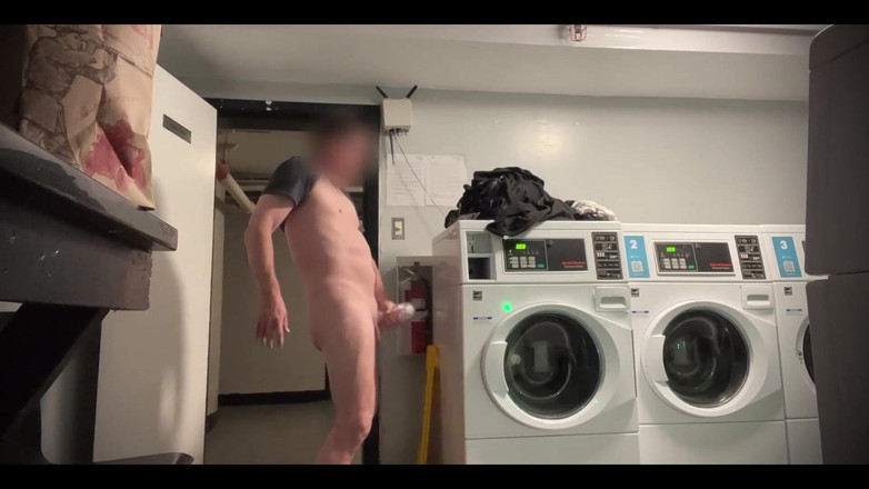 ScottyNaughty69: Оголеність, поки я гладю! Майже спіймали!