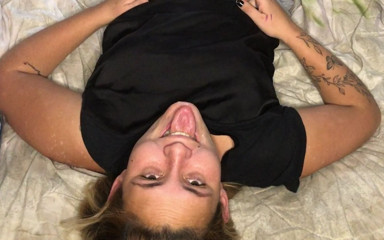 Esposa oculta: Partying Latina Sucks Thick Cock