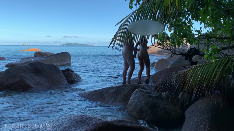 Projectsexdiary: Catching nude couple -sex on beach