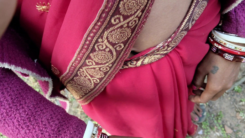 Raj2: Bhabhi Indienne En Plein Air, Vidéo X D’une Villageoise Indienne...