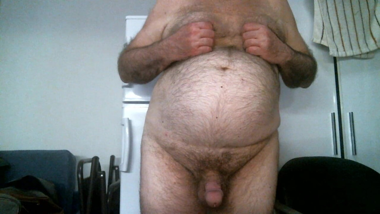 Coach Karl dude lodge: Huấn luyện viên Karl Belly và Xoa núm vú