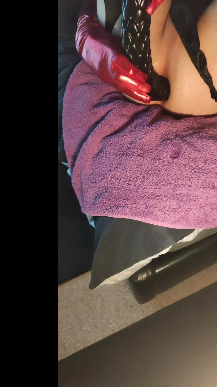 Sallyann: Monstruo consolador