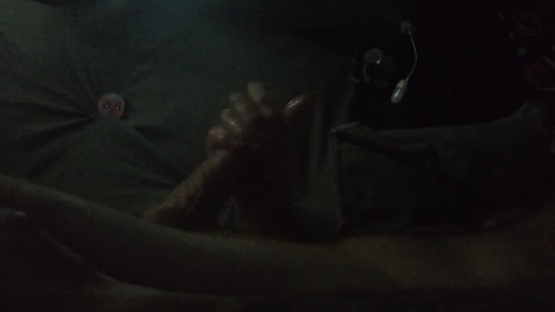 Richard RiXXX: 火辣纹身双性恋水獭抚摸大鸡巴射在卡车上吹云