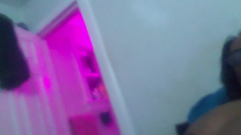 Tammy Bunz: Solo dengan Toys