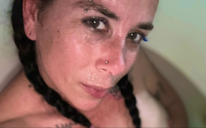 Playhard VR: 拉丁老熟女rosa delgado舔大黑壮男