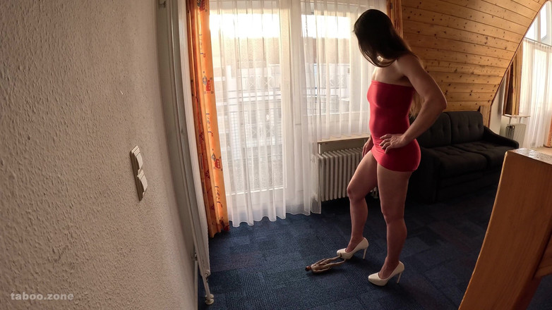 TabooZone: Saya Menghancurkan Boner Of My Midget