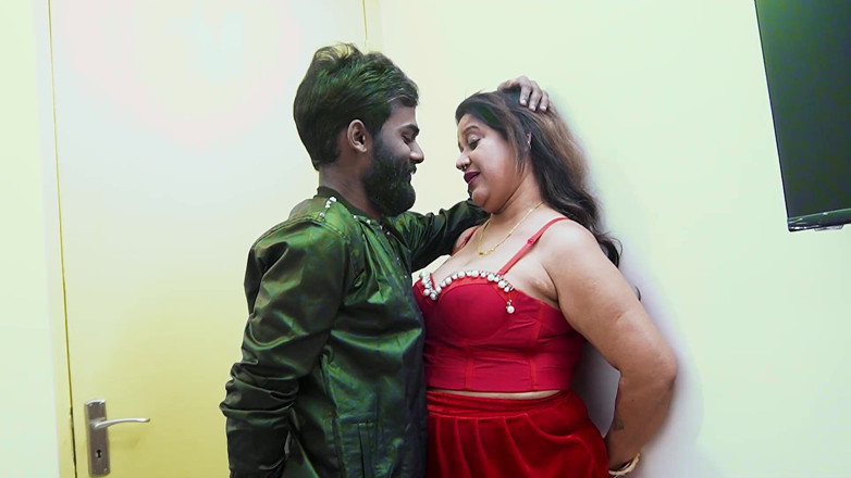 Queen star Desi: Valentines Day Special Romance, Hardcore Sex