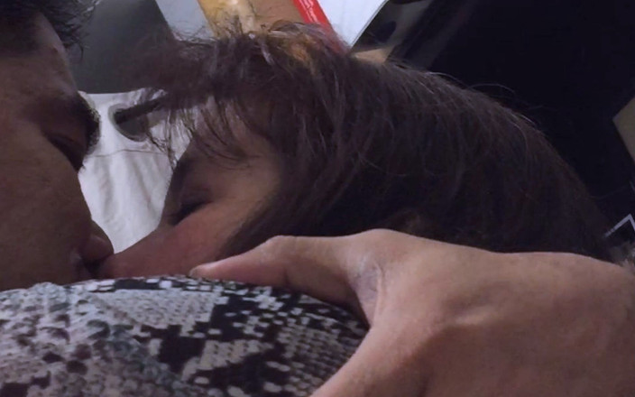 Sweet Emerald: Blowjob &amp; riesiger orgasmus, von hinten genagelt