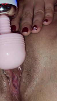 Estaba pensando en mi hermanastro y me masturbé muy bien