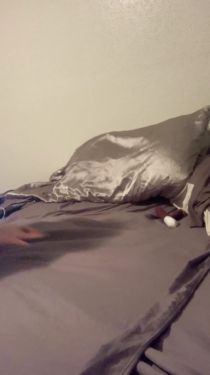 BlancaGirlBBW: Nevlastní syn natáčí, zatímco nadržená MILFka masturbuje hardcore