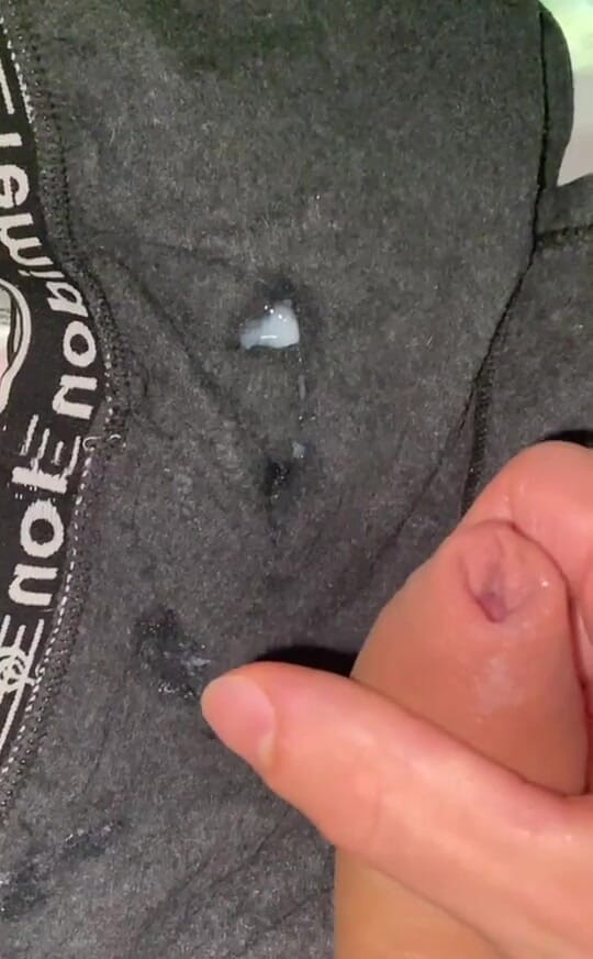 Hottestguys21: Ngentot buru-buru sampai crot di celana dalamku