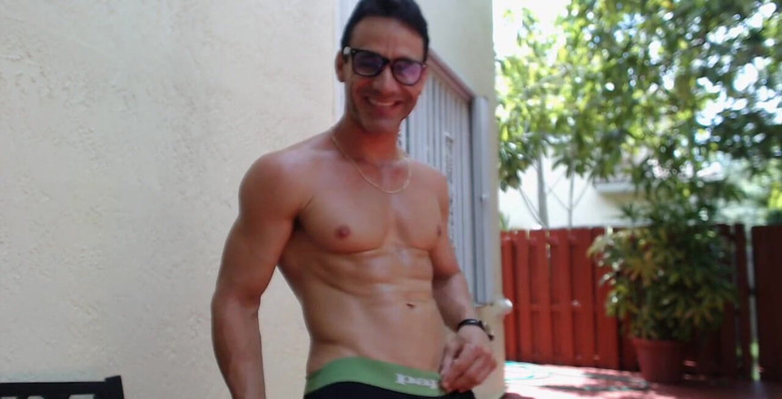 Eden Adonis: Porra, implorar comigo