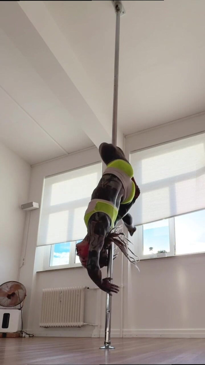 Anuskatzz: Do You Like My Poledance? Follow Me for More Wild...