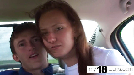 My 18 Teens: Babes hardcore jebanie na zewnątrz - seks grupowy