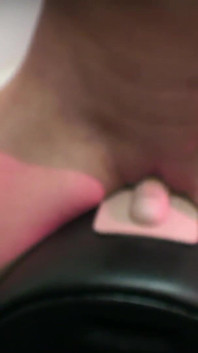 Blondes küken reitet sybian und lutscht hart einen dicken schwanz