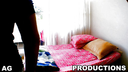 ADAMANDEVE: O profesoară de limbi străine oferă prima clasă privată cu...