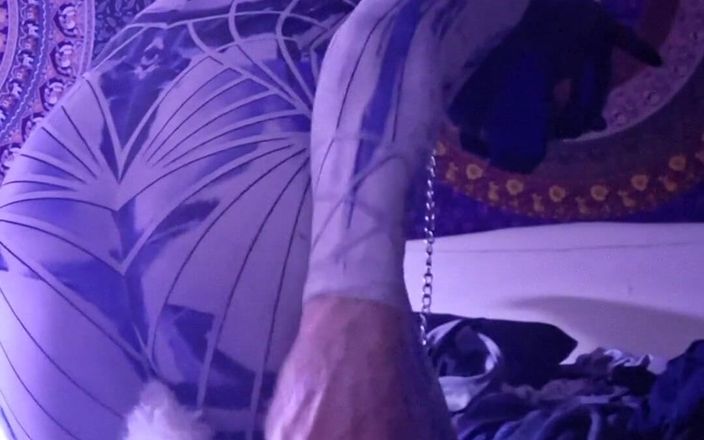 Robert48569: Solo Szczeniak gra body stopy gołe. Self bondage lina maska...