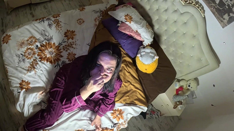 MilfyCalla: Satin Pajamas - 푹신한 뺨, 빨간 얼굴 및 격렬한 투쟁