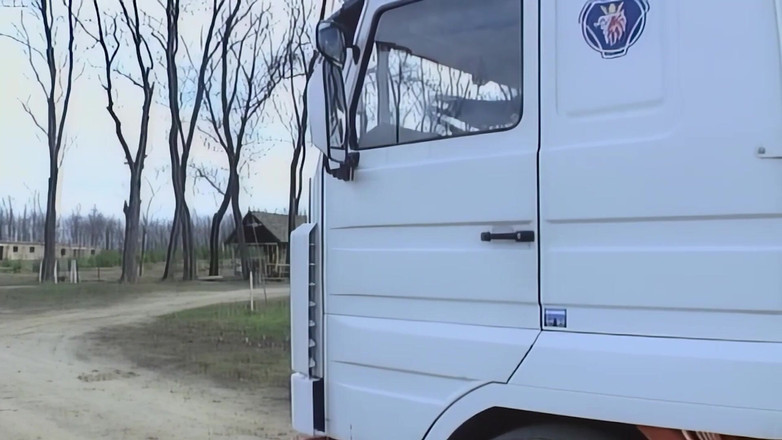 MMV Films and Clips XXX: Si blonde Gina Wild mahukan keras, zakar besar untuk dikongkek...